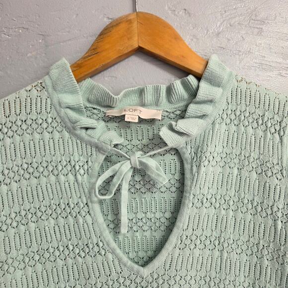 LOFT Woman's Light Blue Open Neck Short Sleeved Sweater Size Medium - Picture 4 of 7